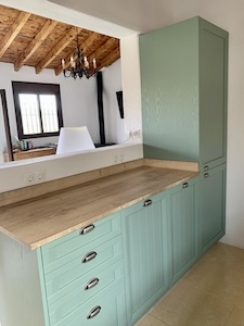 Construcción de cocina en Sedella