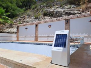 Installation of an automatic solar slatted cover for a swimming pool on a property in Cómpeta. View 3